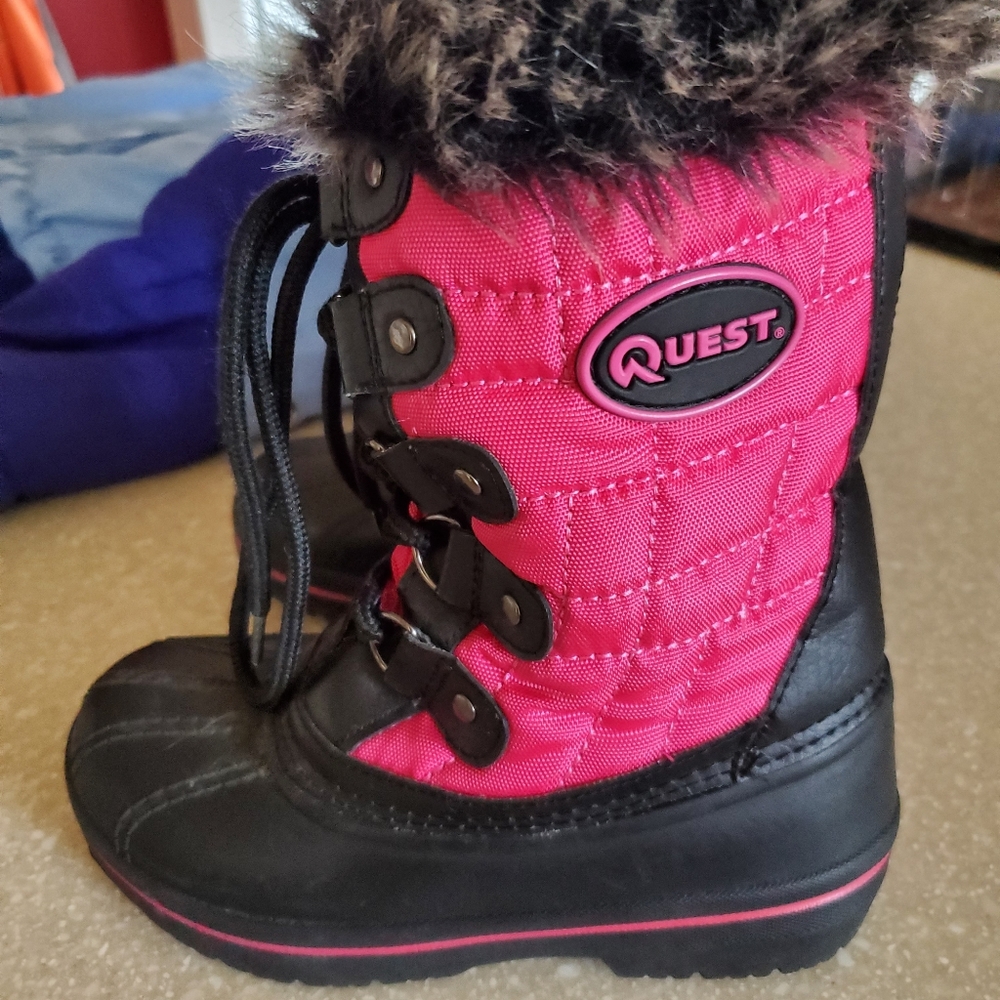 Snow boots